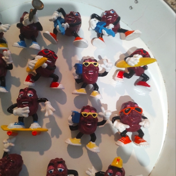 Lot/collection of Vintage California raisin toy/collectible figures - Picture 4 of 9